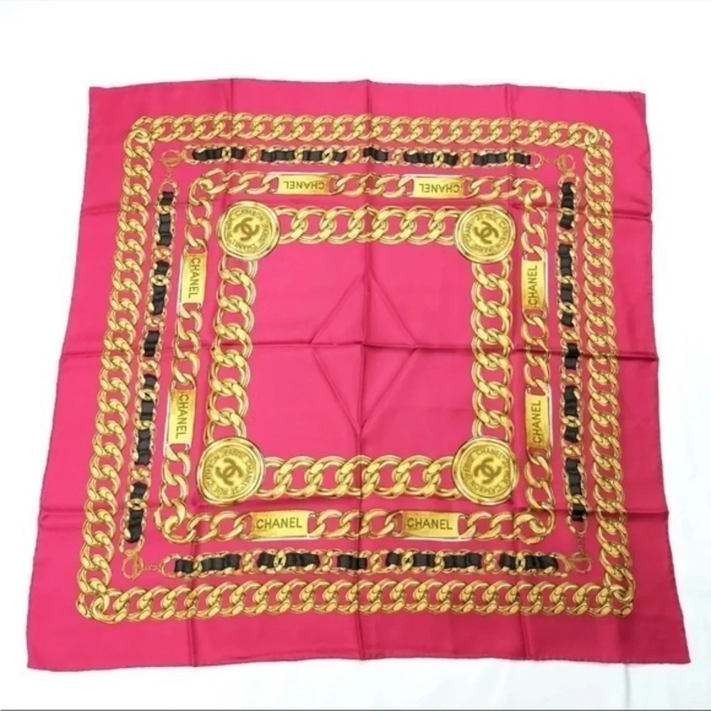 Chanel scarf 100% silk made in Italy royal chains with red fabric